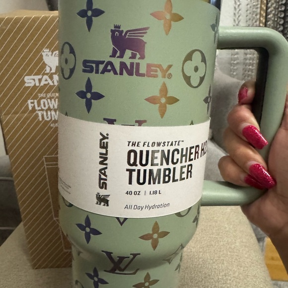 Stanley Flowstate Quencher Tumbler - Green with Multicolor Design - Picture 3 of 8
